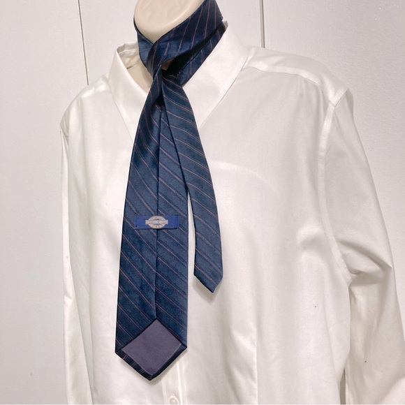 Towncraft Vintage Diagonal Stripe Navy Blue Red Stripes Men's Necktie 3.5" Wide - Picture 2 of 7